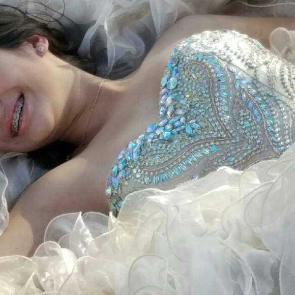 Quinceañera Champagne Strapless dress - Picture 15 of 16